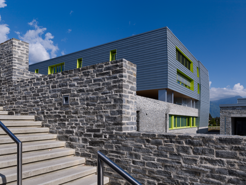 School Building Flös School Building Flös