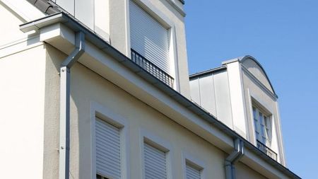 Firkantet rende i prePATINA blaugrau